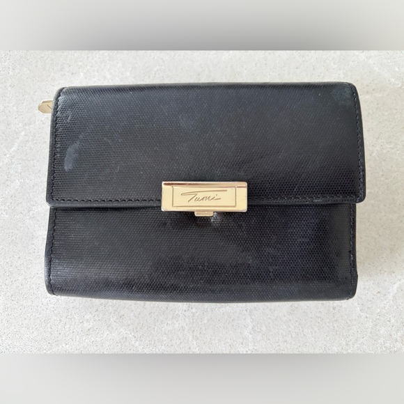 Tumi Handbags - Tumi Black Leather Tri-Fold Vintage Wallet Classic Minimaist Gold Accents Retro